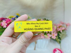 bảng tên nhân viên