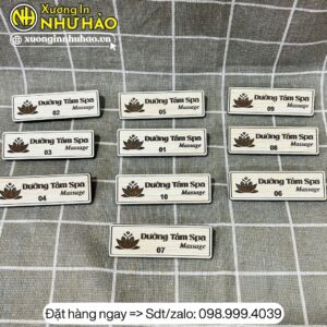 bảng tên nhân viên cài áo