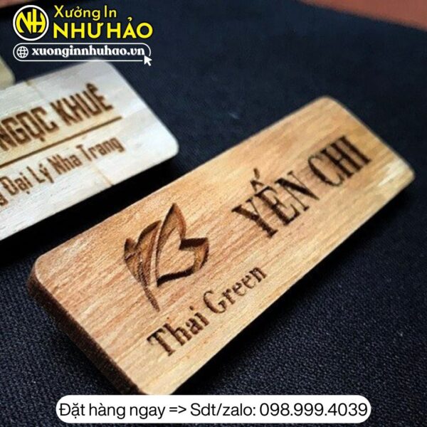 bảng tên nhân viên cài áo