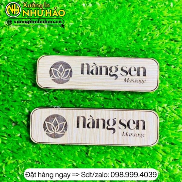 bảng tên nhân viên cài áo