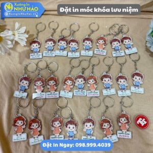 Đặt In Móc Khóa Lưu Niệm Theo Yêu Cầu Tại Xưởng Như Hảo - In UV Sắc Nét, Chất Liệu Mica, Nhựa Và Alu Gương