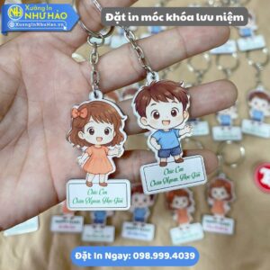 Đặt In Móc Khóa Lưu Niệm Theo Yêu Cầu Tại Xưởng Như Hảo - In UV Sắc Nét, Chất Liệu Mica, Nhựa Và Alu Gương
