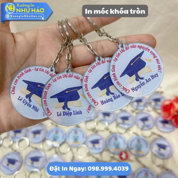 Đặt In Móc Khóa Tròn Theo Yêu Cầu - Mua Móc Khóa Nhựa Dẻo Giá Xưởng - In UV Sắc Nét, Thiết Kế Miễn Phí