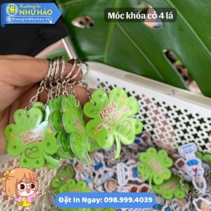 In Móc Khóa Cỏ 4 Lá Theo Yêu Cầu Tạo Dấu Ấn Riêng - Chất Liệu Mica, Nhựa Và Alu Gương - In UV Sắc Nét, Thiết Kế Miễn Phí
