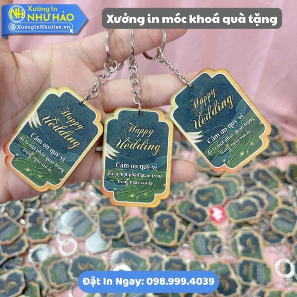 Xưởng In Móc Khoá Quà Tặng Theo Yêu Cầu: Chất Liệu Mica, Alu Hoặc Nhựa - In UV Sắc Nét, Thiết Kế Miễn Phí